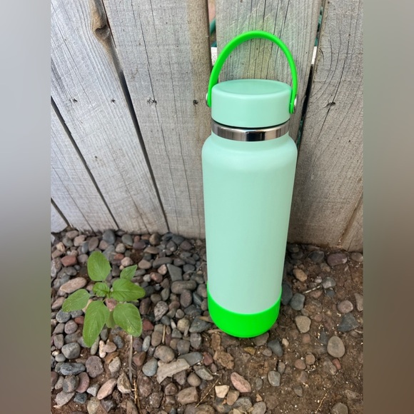 Hydro flask - Picture 2 of 5